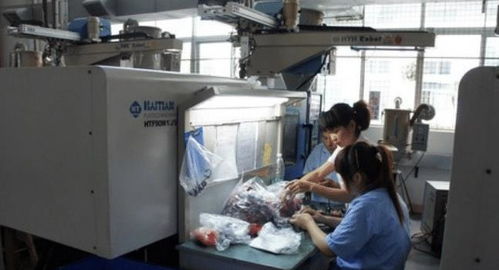 富士康廠花神似奶茶妹妹走紅網絡，網友直呼 抬頭那一刻，我戀愛了！